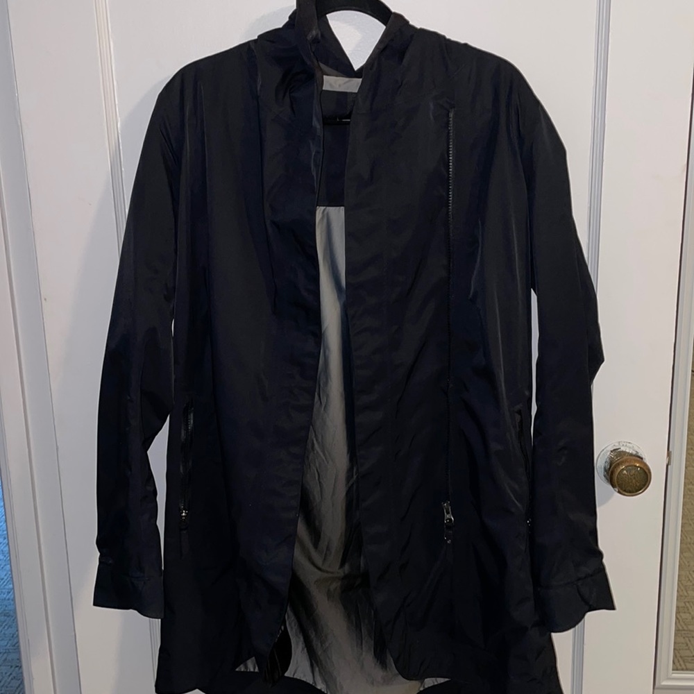 Black Women’s lululemon athletica Rain Rebel Jacket Size 6